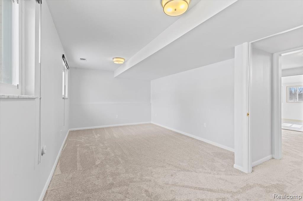 566 Eastridge Drive, Ortonville, MI 48462 — Photo 10