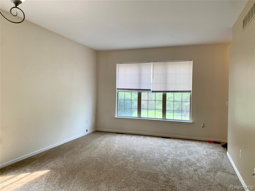 40971 N MAPLEWOOD Drive, Canton, MI 48187 — Photo 5