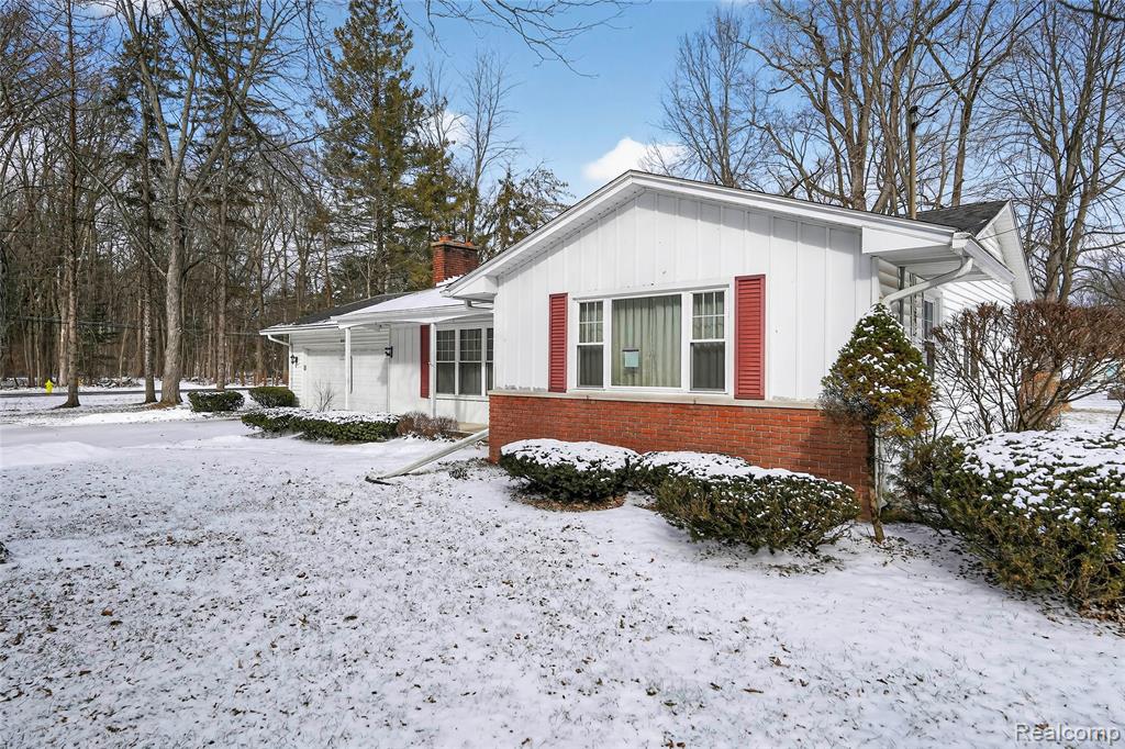 4021 Triwood Road, Bridgeport, MI 48722 — Photo 2