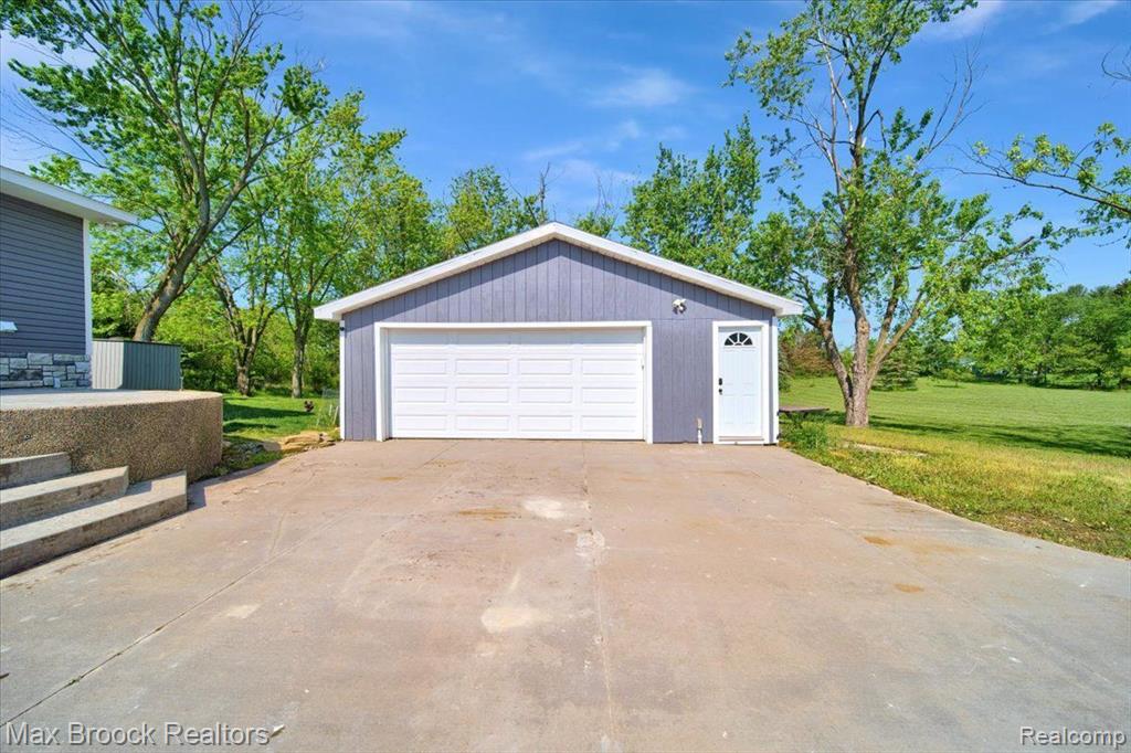 8360 Parker, Saline, MI 48176 — Photo 31