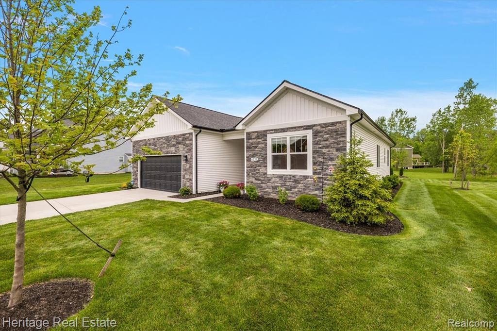 6231 Leighland Drive, Grand Blanc, MI 48439 — Photo 29