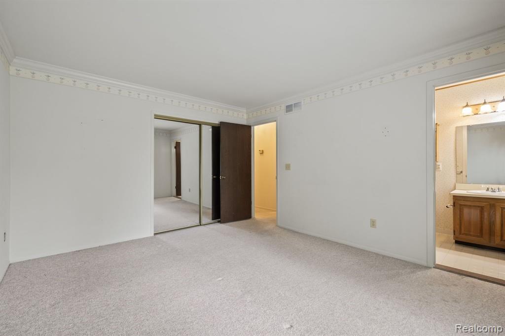 6435 DENTON Drive, Troy, MI 48098 — Photo 15