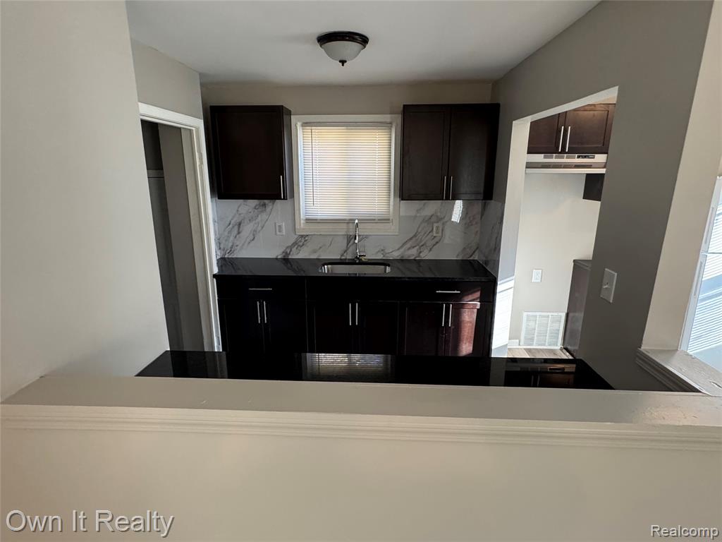 7497 W Parkway Street, Detroit, MI 48239 — Photo 3