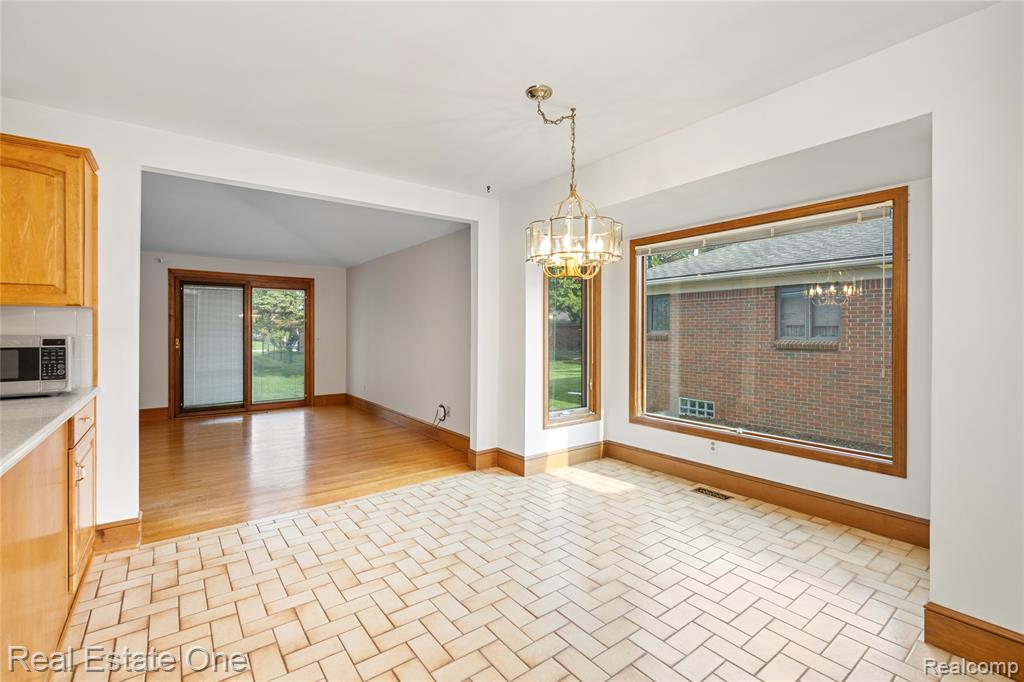 40444 La Grange Drive, Sterling Heights, MI 48313 — Photo 28