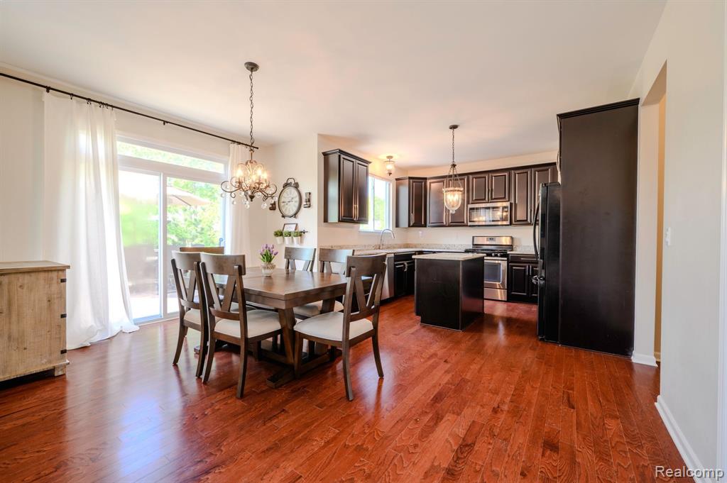 551 HUDSON Circle, South Lyon, MI 48178 — Photo 9