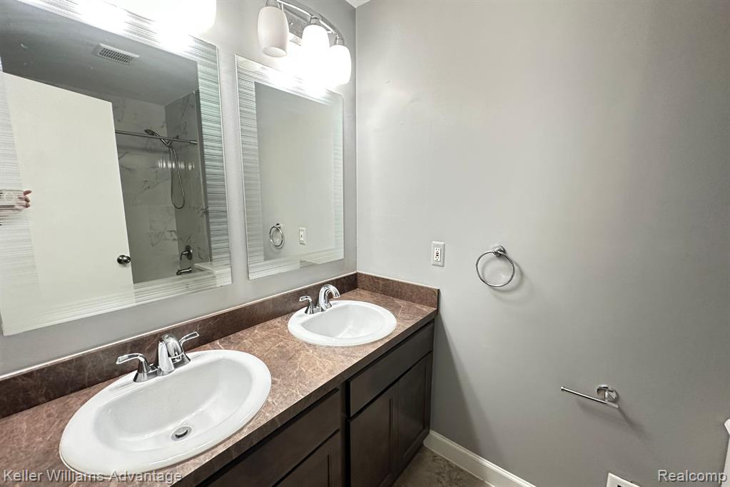 24502 Simmons Drive, Novi, MI — Photo 18