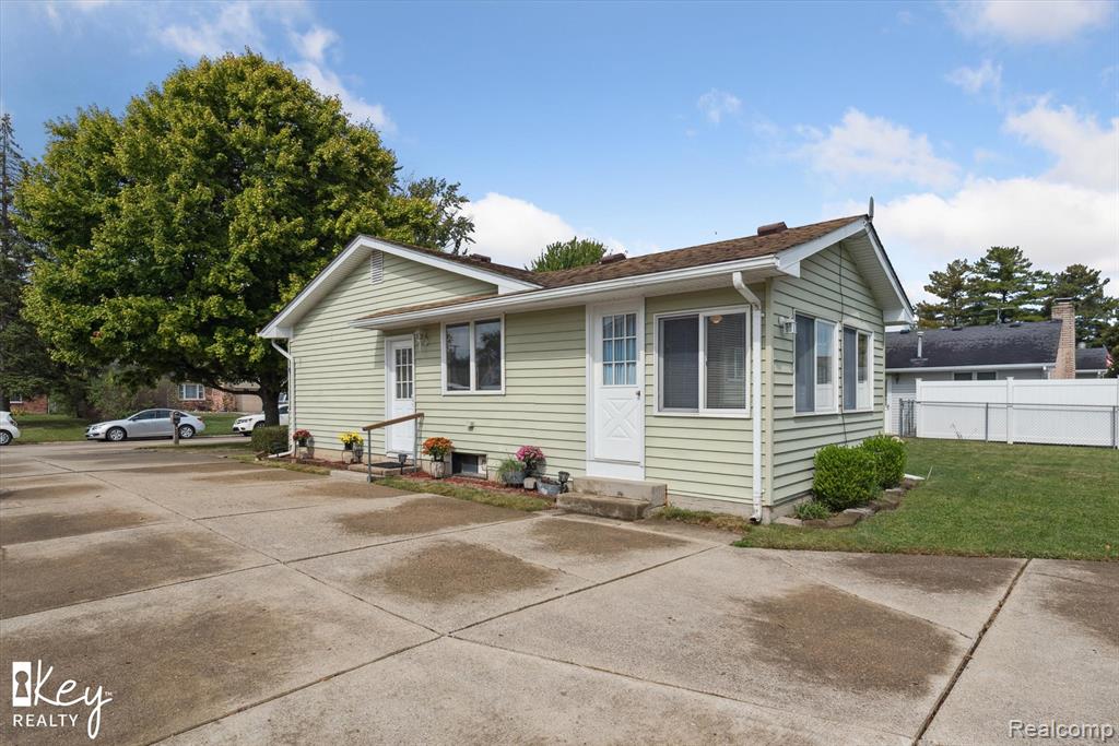 32403 Truman Road, Rockwood, MI — Photo 41