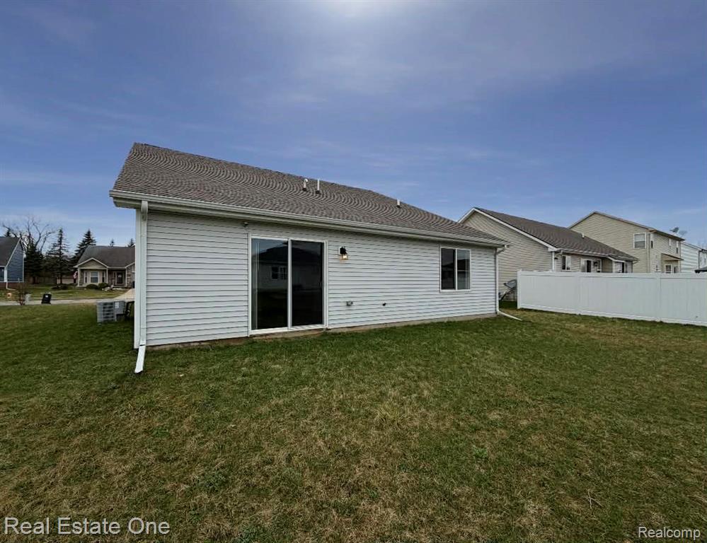 2249 Legacy Drive, Burton, MI 48519 — Photo 19