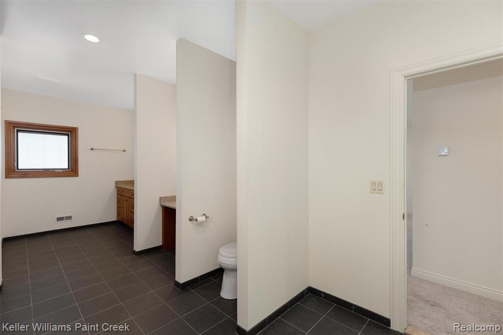 37580 Lakeshore Drive, Harrison Township, MI — Photo 41