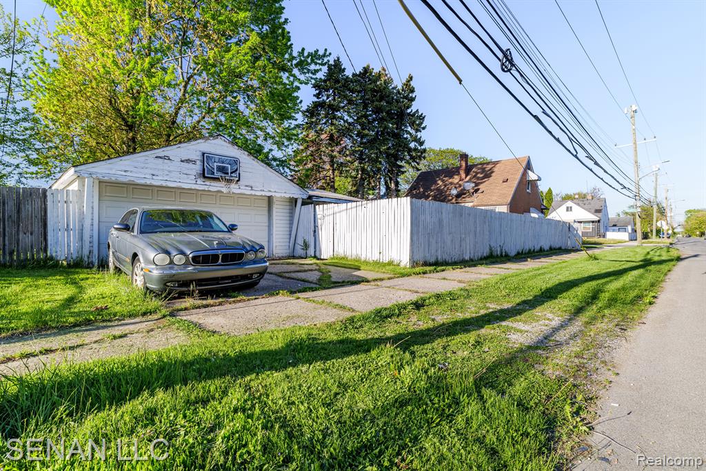 6001 WARWICK Street, Detroit, MI 48228 — Photo 5