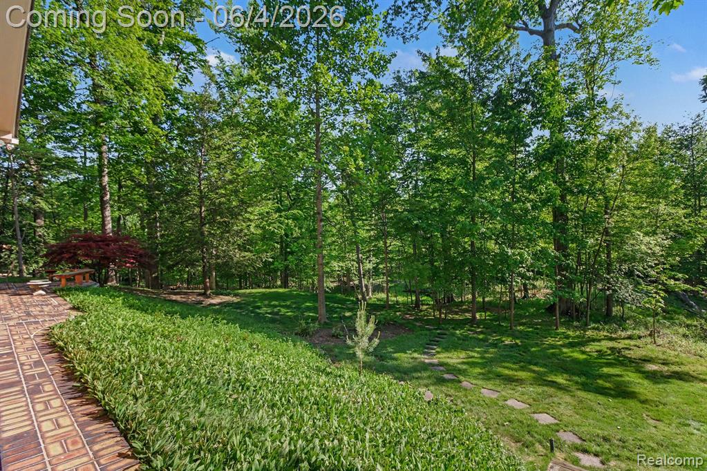 22586 N Nottingham Drive, Beverly Hills, MI 48025 — Photo 8