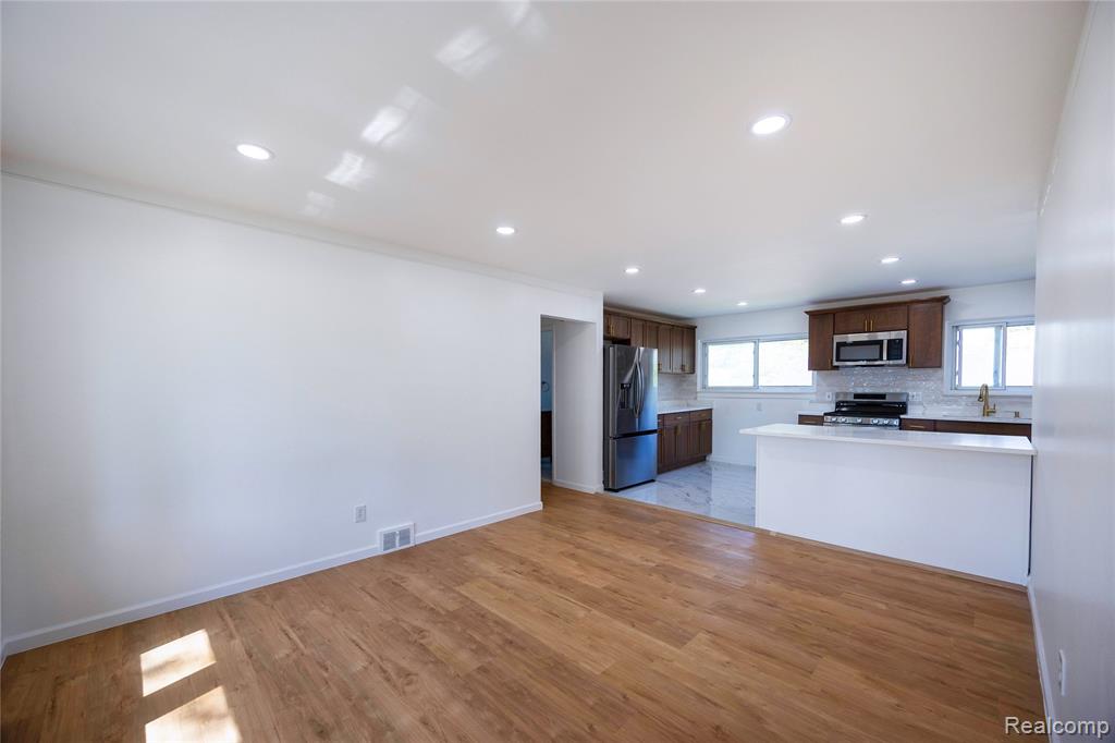 939 S Wildwood Street, Westland, MI 48186 — Photo 12