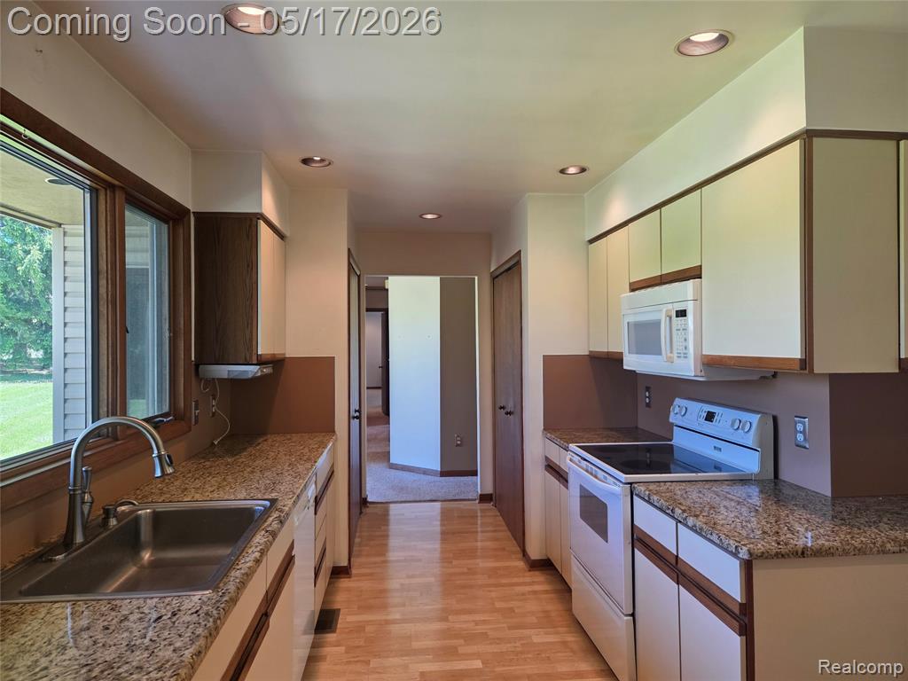 3296 Swarthout Road, Pinckney, MI 48169 — Photo 12