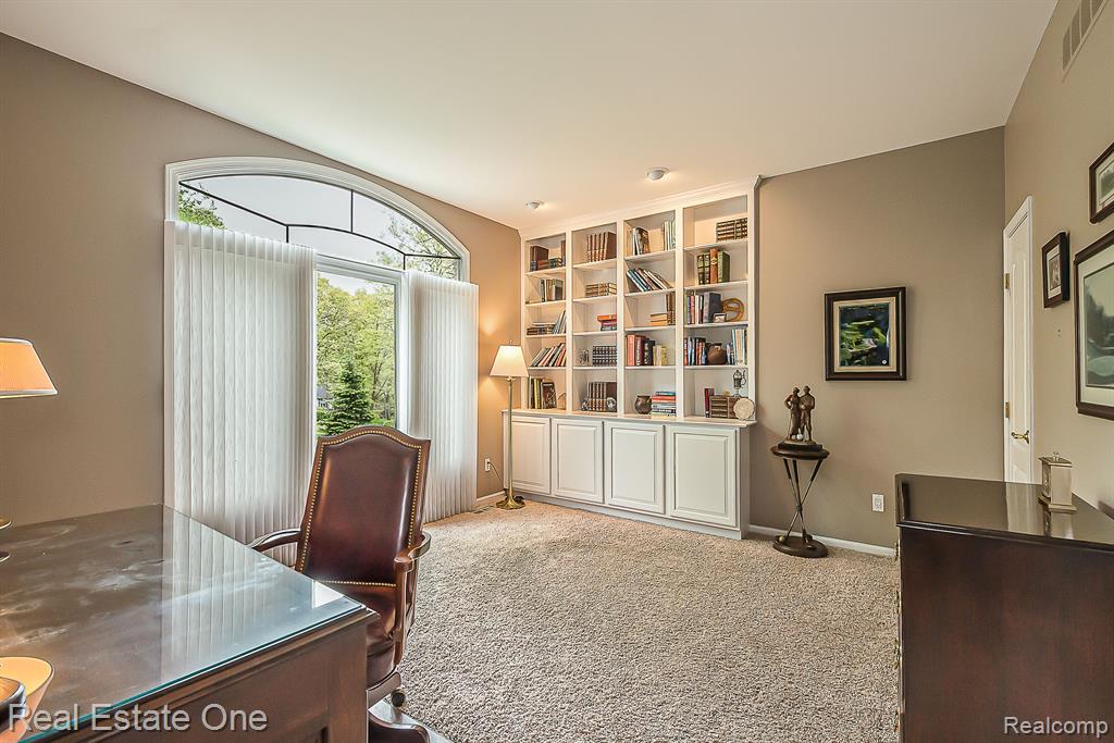 8444 CLIMBING Way, Pinckney, MI 48169 — Photo 31
