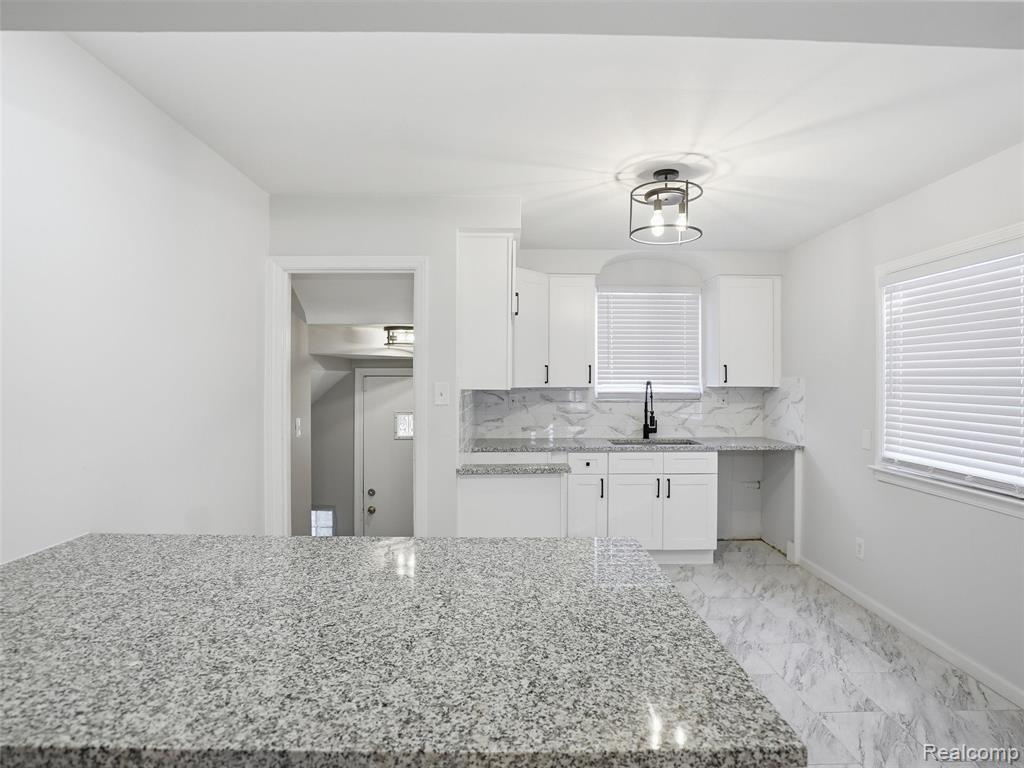 18684 Murray Hill Street, Detroit, MI 48235 — Photo 12