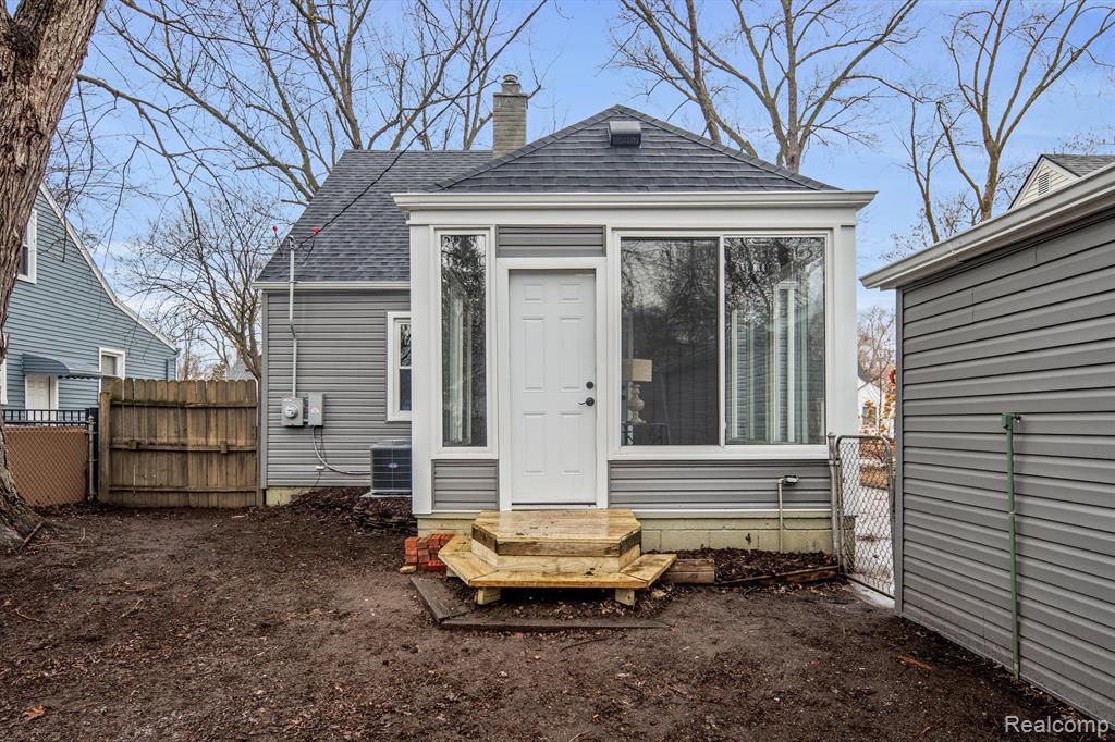 566 E BAKER Avenue, Clawson, MI — Photo 23