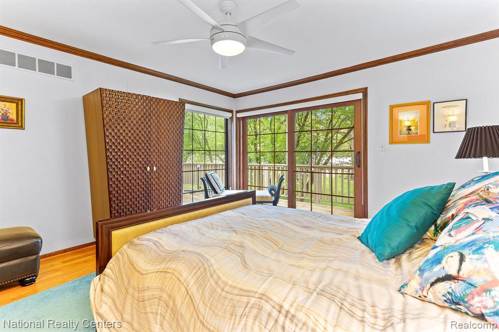 7207 Creeks Bend Drive, West Bloomfield, MI — Photo 24