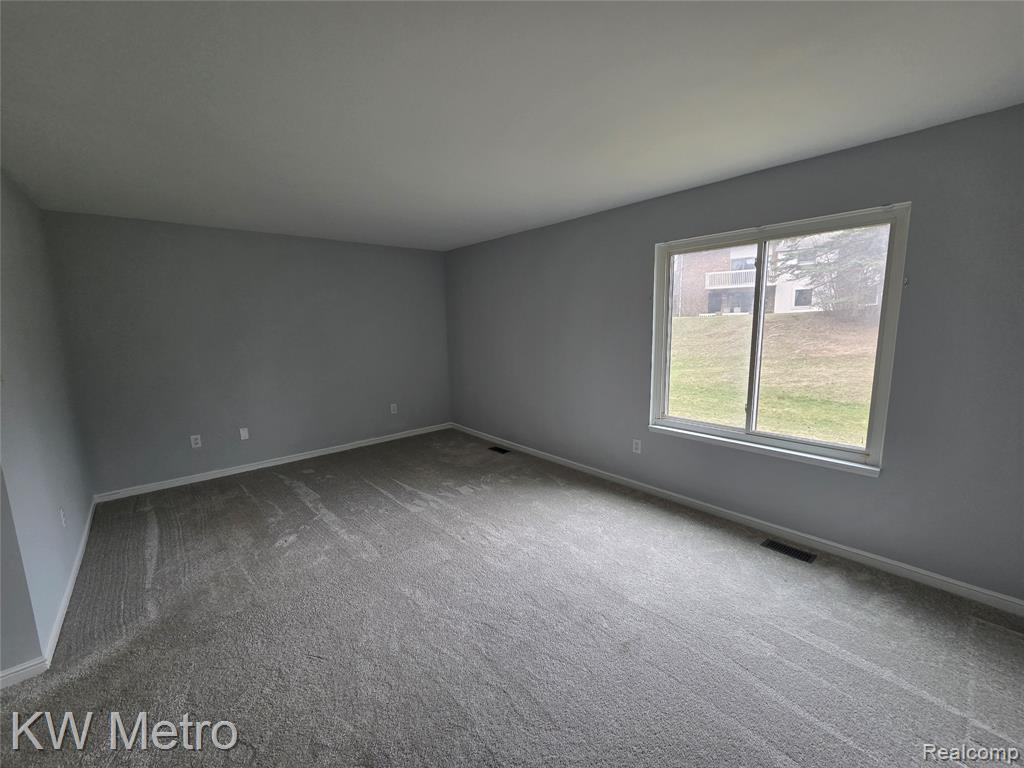 6680 Ridgefield Circle Circle, 104, West Bloomfield, MI — Photo 12