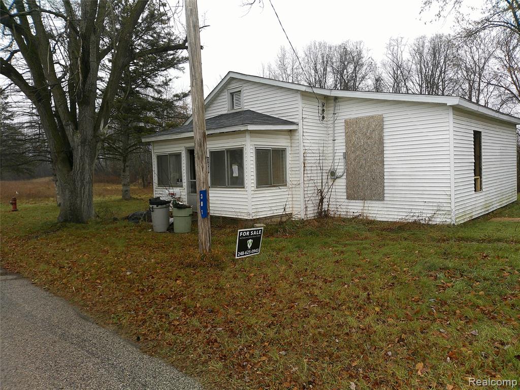 301 Chesaning Street, St. Charles, MI 48655 — Photo 2