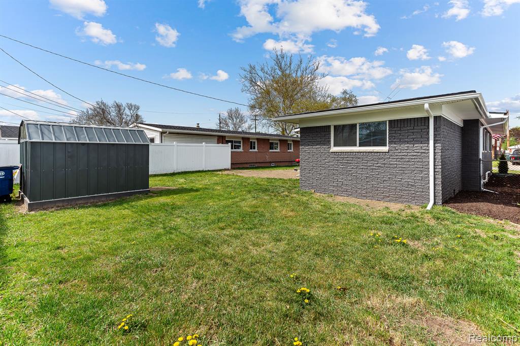 451 DARWIN Street, Westland, MI 48186 — Photo 10