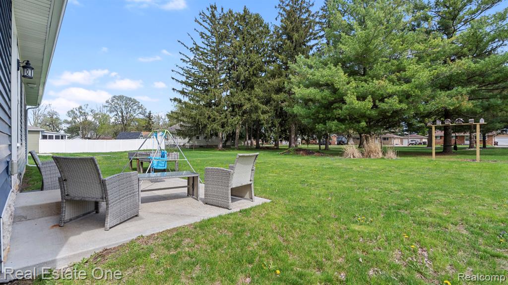 15586 Pine Street, Monroe, MI 48161 — Photo 25