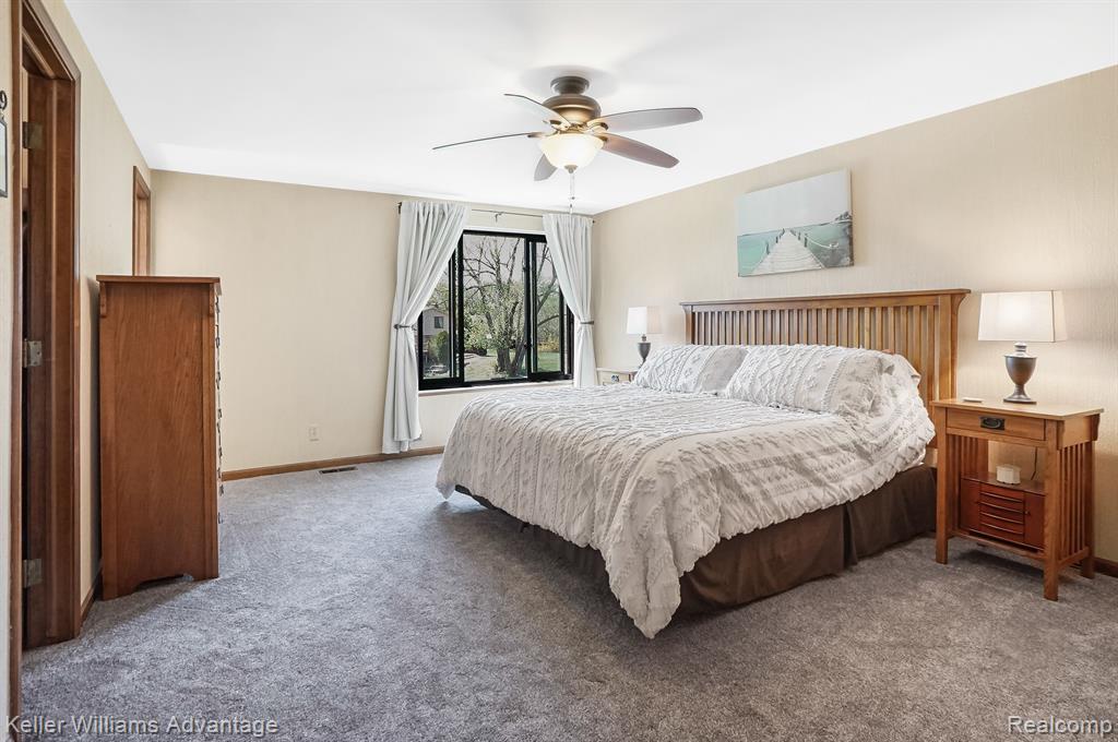 5105 Beachwood Court, Commerce Twp, MI 48382 — Photo 20