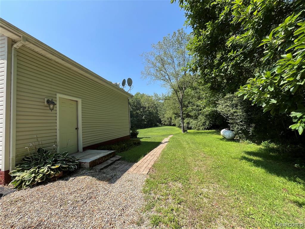 28524 Elwell Road, Belleville, MI 48111 — Photo 6