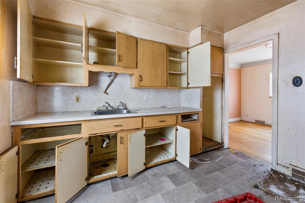 9549 Rutland Street, Detroit, MI 48227 — Photo 16
