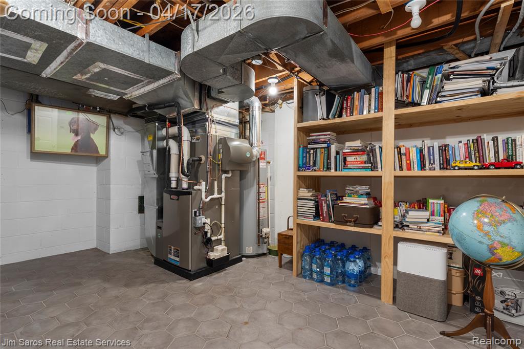 47 Roslyn Road, Grosse Pointe Shores, MI 48236 — Photo 37