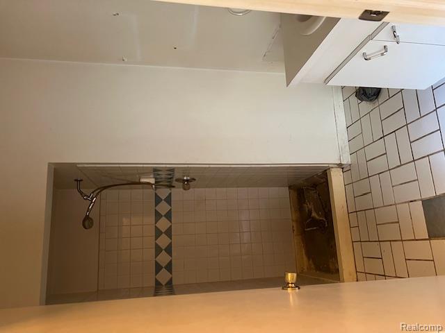 905 S Franklin Avenue, Flint, MI 48503 — Photo 6