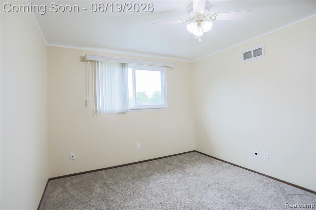 4788 Bloomfield Drive, Sterling Heights, MI 48310 — Photo 29