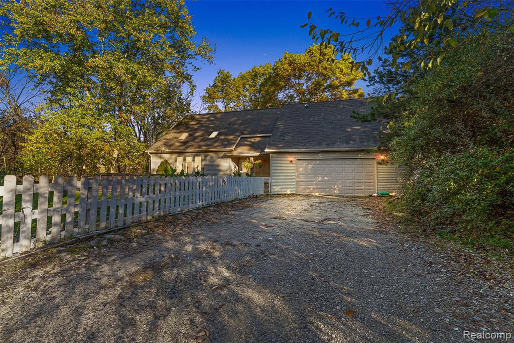 12266 Lillie Road, Byron, MI 48418 — Photo 3