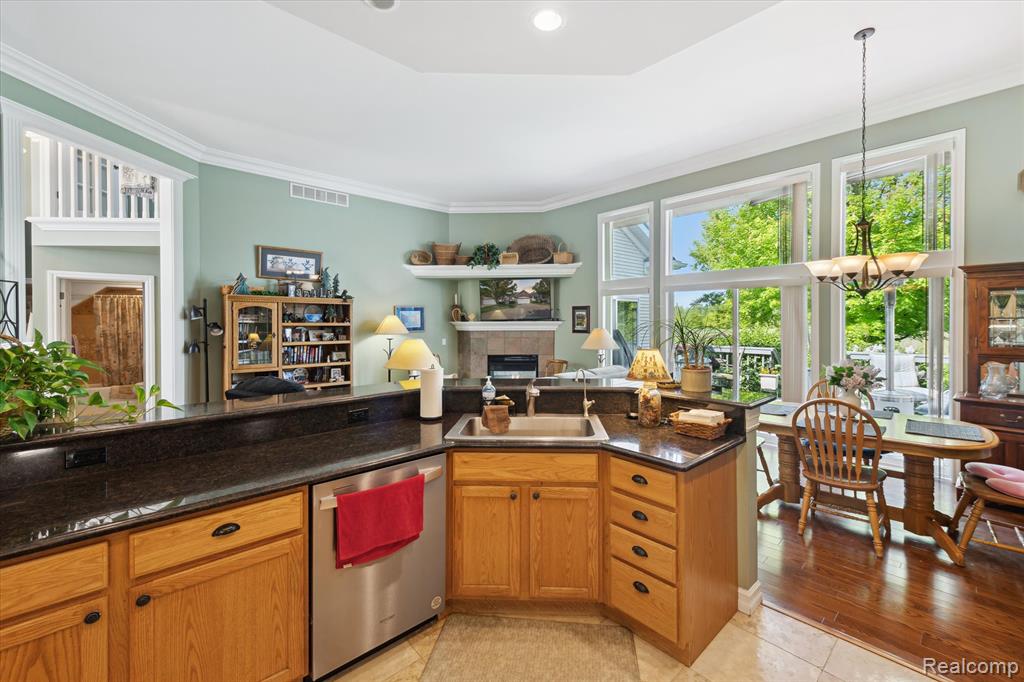 10172 Clarkshire Court, South Lyon, MI 48178 — Photo 12
