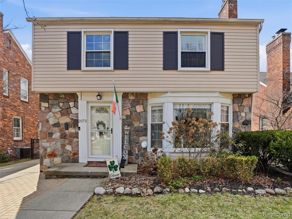 2073 Lochmoor Boulevard, Grosse Pointe Woods, MI 48236 — front exterior