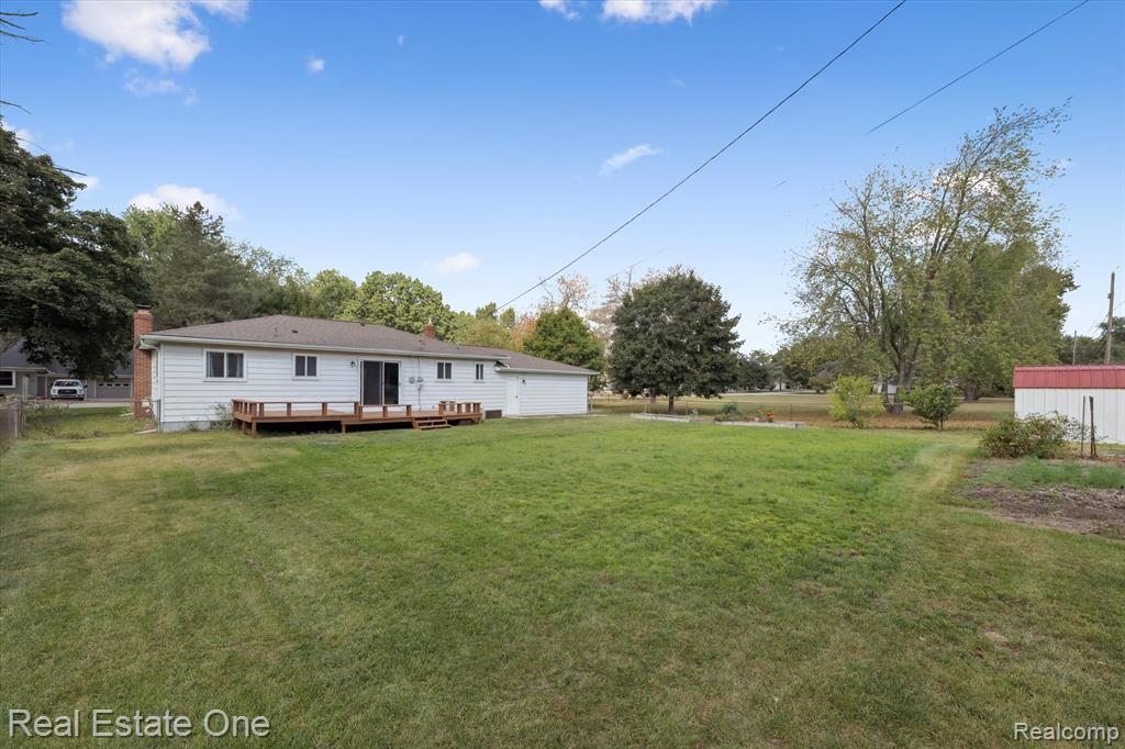 2436 Woodlawn Street, Wolverine Lake, MI 48390 — Photo 35