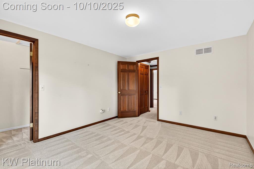 842 Timberline Drive, Rochester Hills, MI 48309 — Photo 24