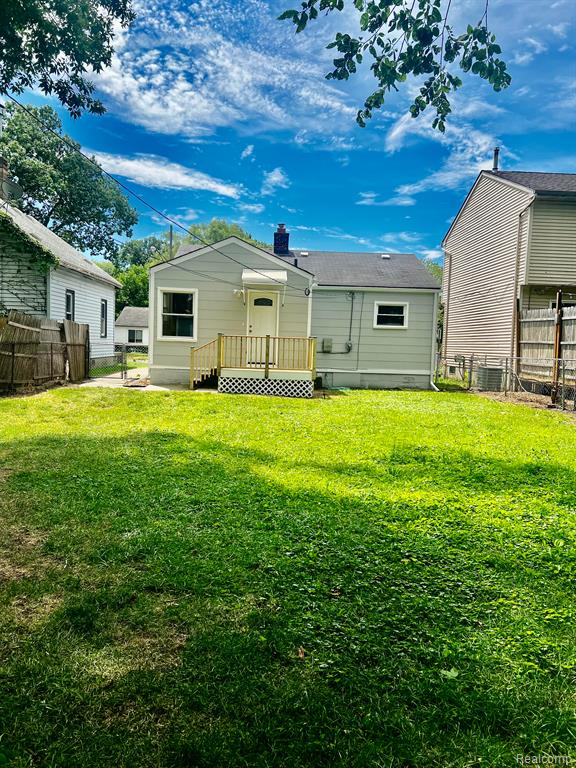 957 E MEYERS Avenue, Hazel Park, MI 48030 — Photo 20