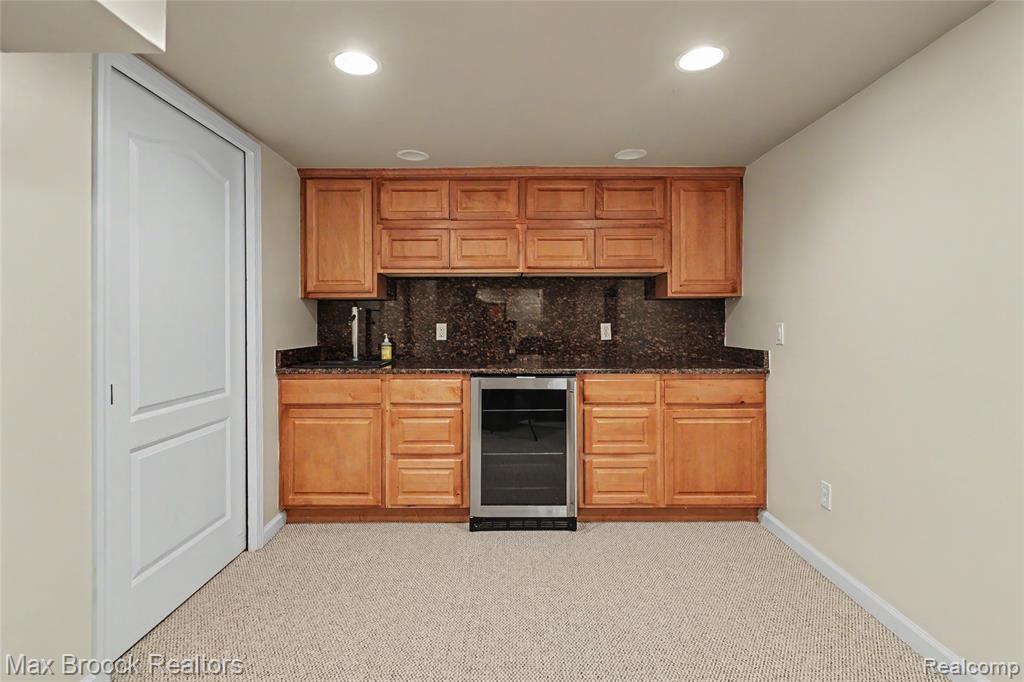 1669 Wimbledon Drive, Walled Lake, MI 48390 — Photo 28