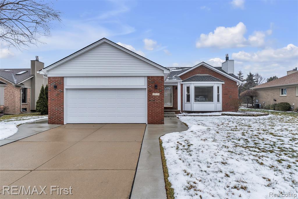 47179 Southern Cross Drive, Macomb, MI 48044 — Photo 2