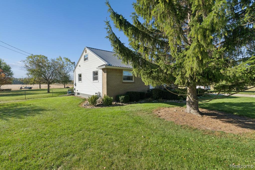 16303 Almont Road, Allenton, MI 48002 — Photo 2