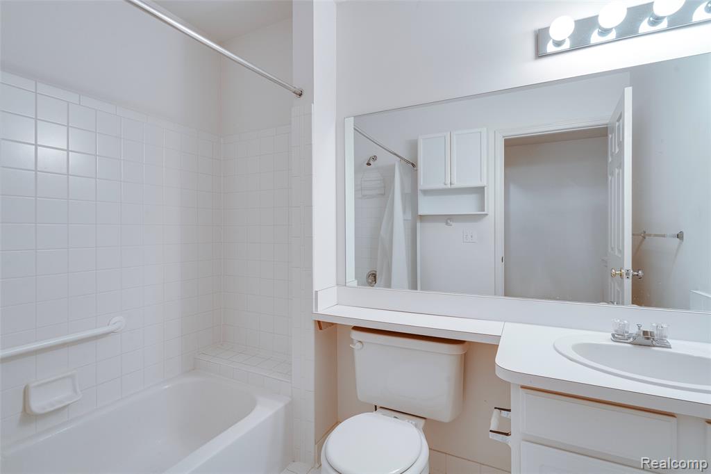 37306 Amhurst Drive, Westland, MI — Photo 28