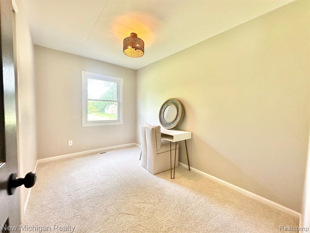 6109 WOODSDALE Drive, Grand Blanc, MI 48439 — Photo 18