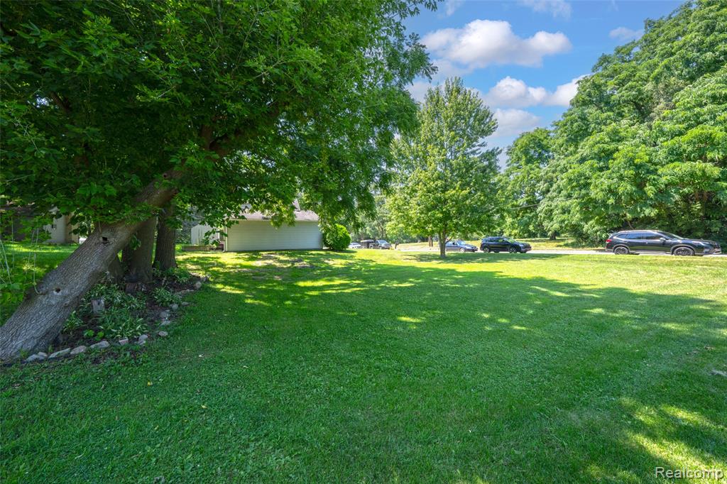 576 Brooks Avenue, Pontiac, MI 48340 — Photo 37