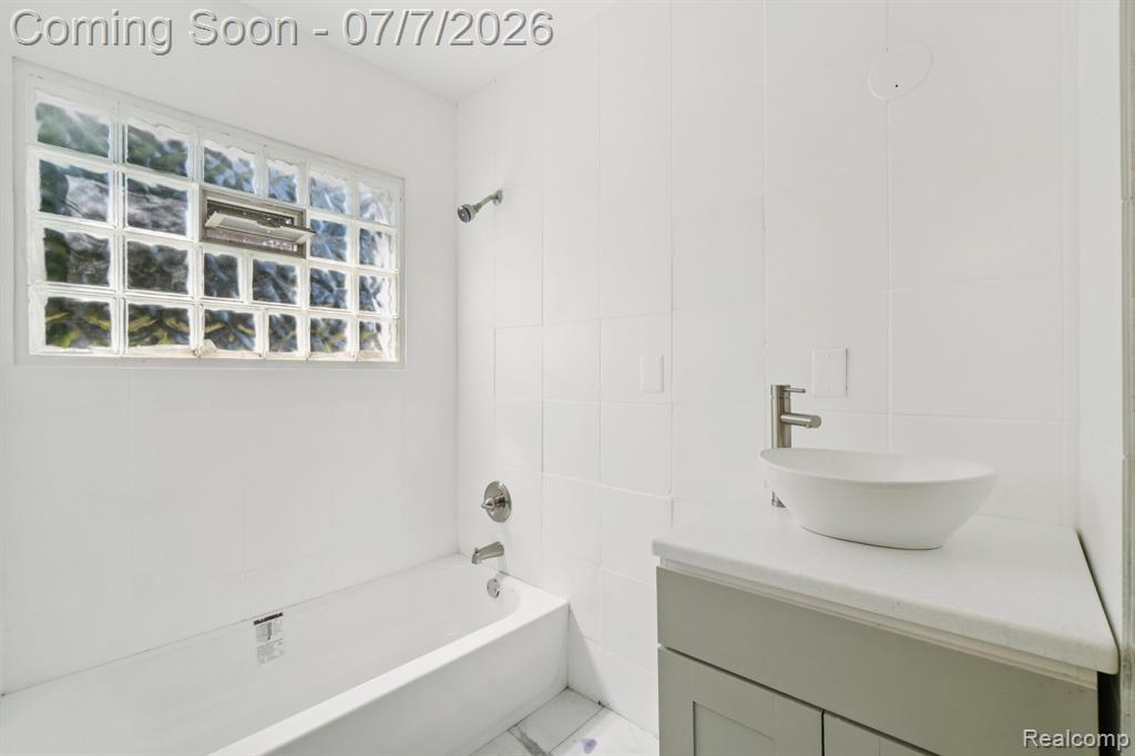 19211 Birwood Street, Detroit, MI 48221 — Photo 28