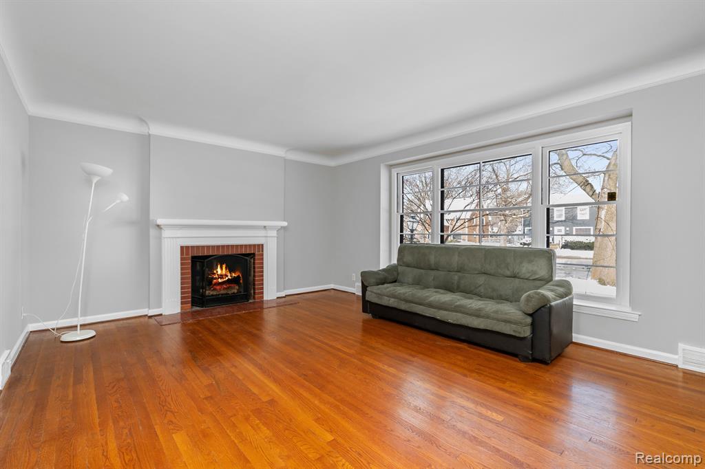 1239 WASHTENAW Avenue, Ypsilanti, MI 48197 — Photo 3