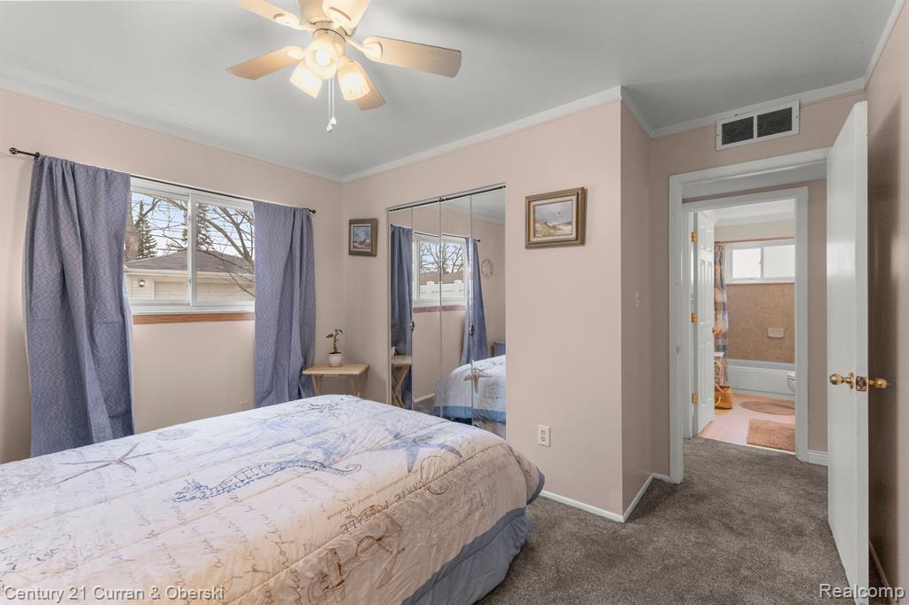 4928 RAYMOND Avenue, Dearborn Heights, MI 48125 — Photo 17
