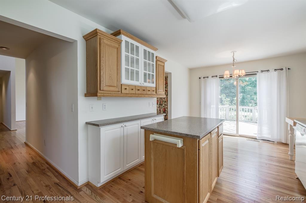 4970 Fox Chase Drive, White Lake, MI 48383 — Photo 22