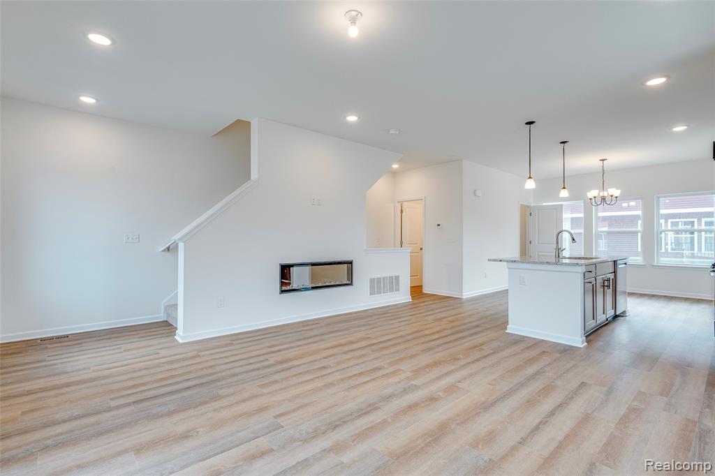 4876 Parkside Lane, Troy, MI 48085 — Photo 3