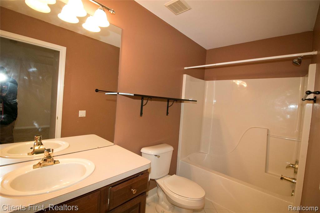 48318 Manhattan Circle, Canton, MI, 48188