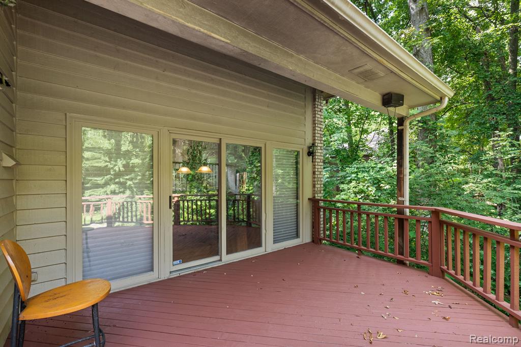 8398 ELKRUN Drive, Clarkston, MI 48348 — Photo 39